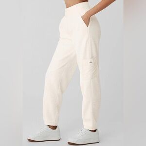 Alo Micro Sherpa High-Waist Solstice Sweatpant - Ivory Size XS